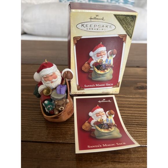 Hallmark Keepsake Santa's Magic Sack 2005 Exclusive VIP Clip to Light Ornament - Picture 1 of 7